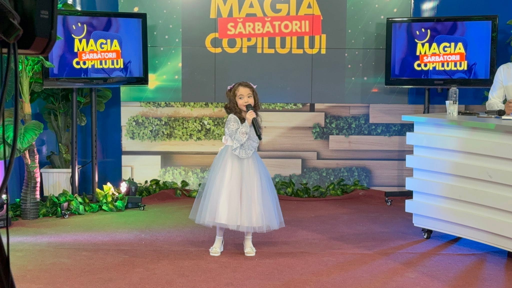 Magia Sărbătorii Copilului - moment artistic pe scenă