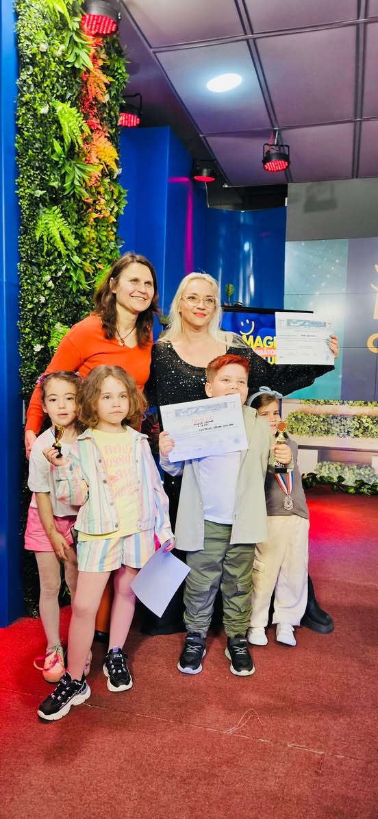 Magia Sărbătorii Copilului - copii premiați și coordonatori