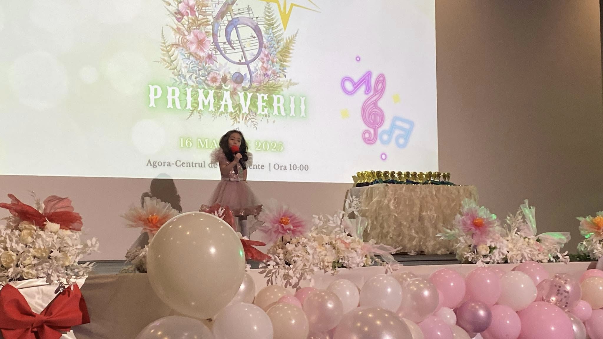 Sofia cântând pe scena Concursului Internațional Vocea Primăverii