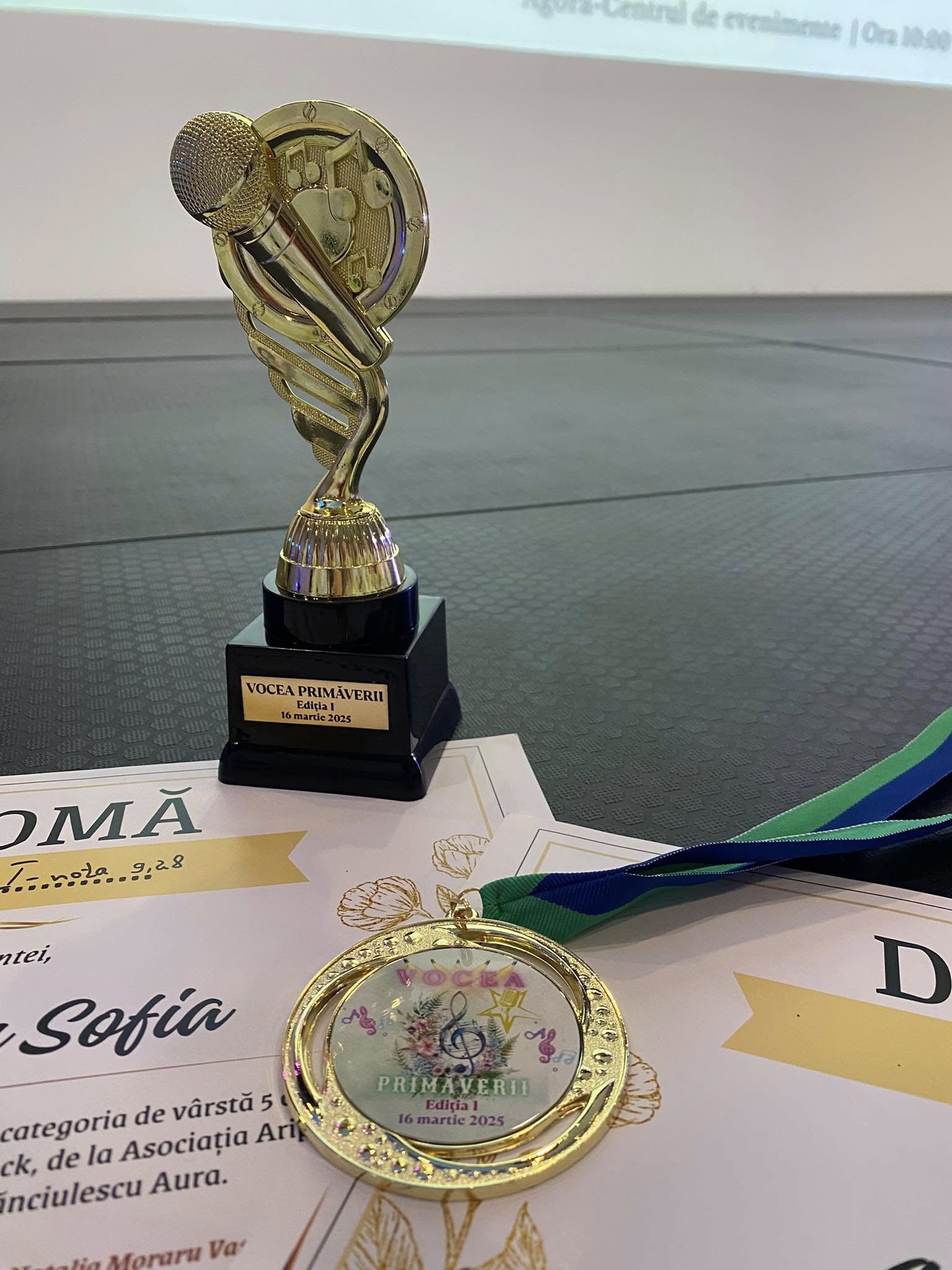 Trofeul și medalia Vocea Primăverii